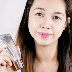 Brightening Sunscreen | SPF 50+ | PA+++ | No White Cast | Nourishing - Wahtrends